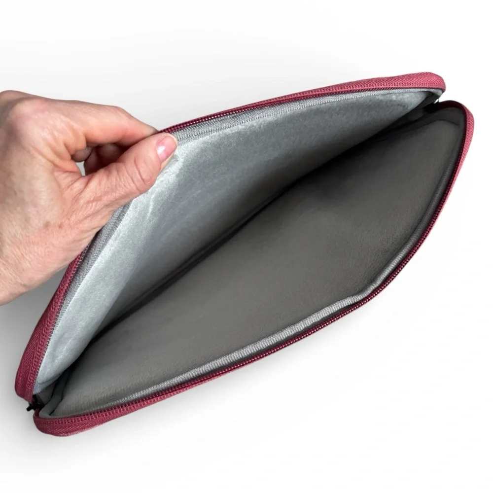 Protective Laptop Sleeve Travel Tech Case Burgundy Padded Zipper Cover 13–14”